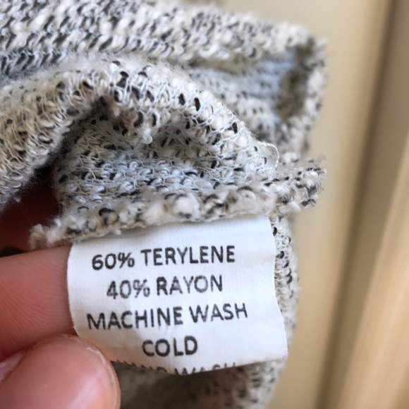 Brandy Melville Cropped Hoodie Size Small OS - Picture 6 of 7